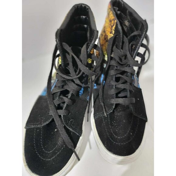 Athletic_Shoes